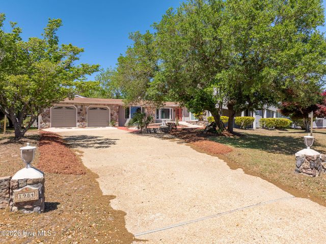1984 Kings Landing Road, Hampstead, NC 28443