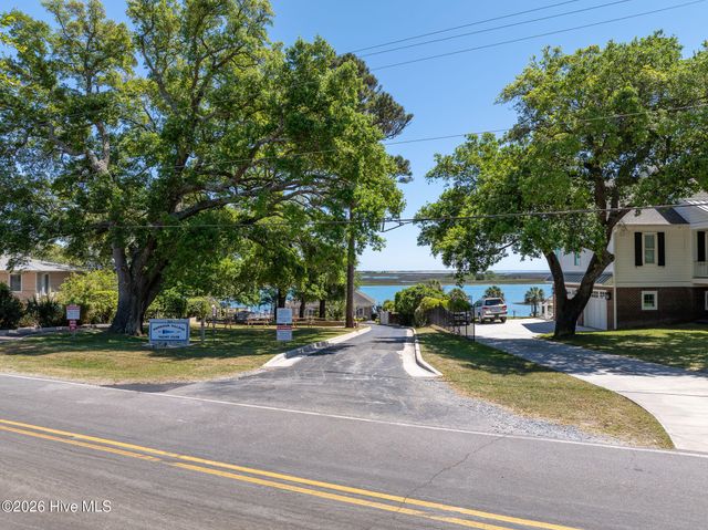 1984 Kings Landing Road, Hampstead, NC 28443