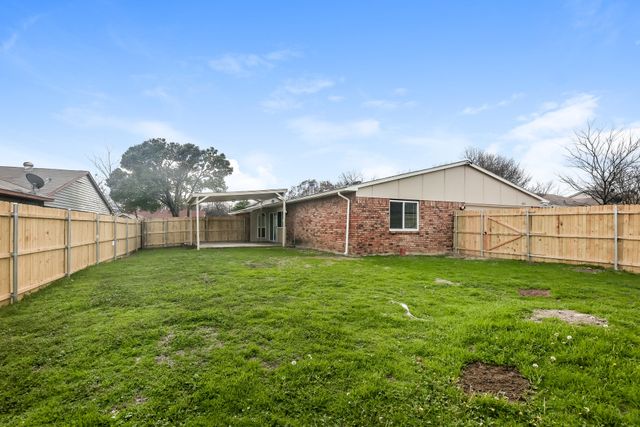 625 Nora Lane, Desoto, TX 75115