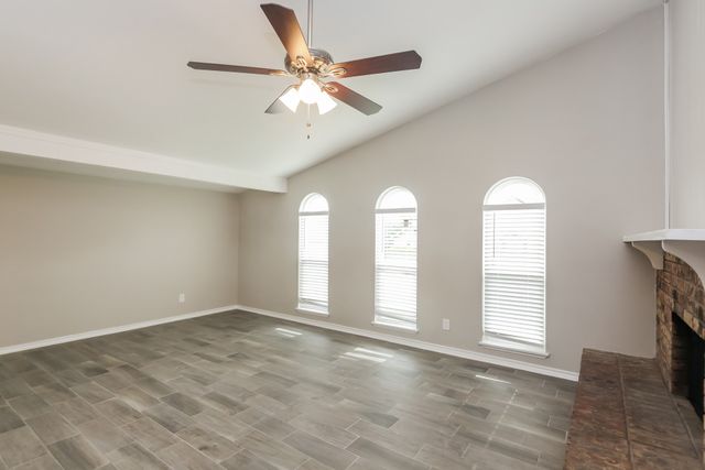 625 Nora Lane, Desoto, TX 75115