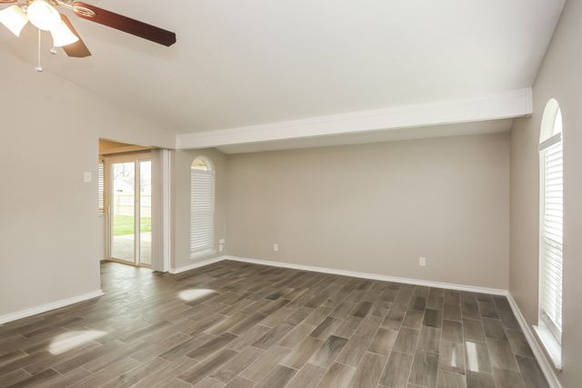 625 Nora Lane, Desoto, TX 75115