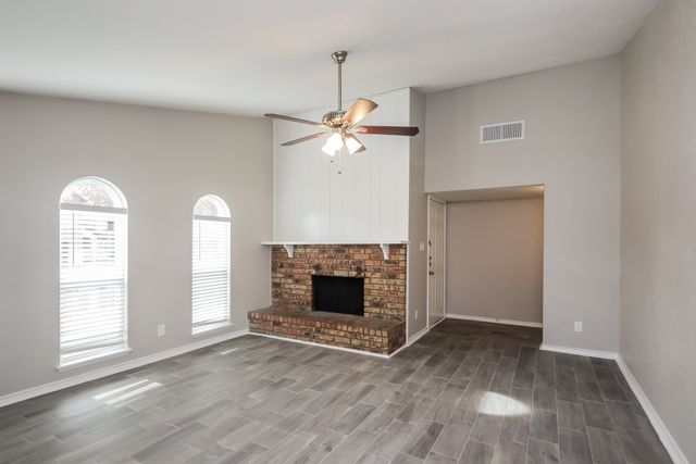 625 Nora Lane, Desoto, TX 75115