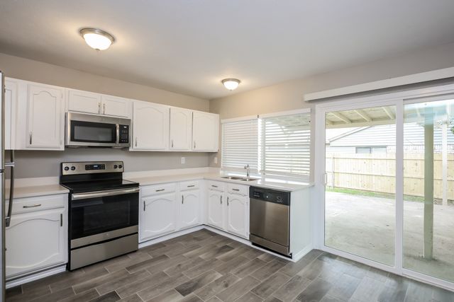 625 Nora Lane, Desoto, TX 75115