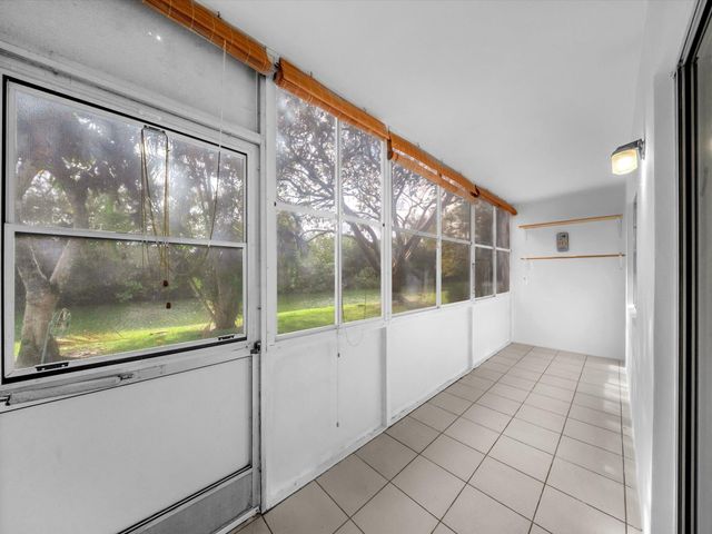 43 Windsor C, West Palm Beach, FL 33417