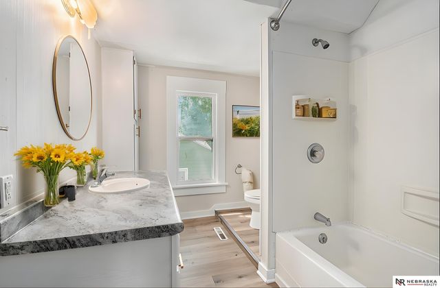 1242 E 4th Street, Fremont, NE 68025