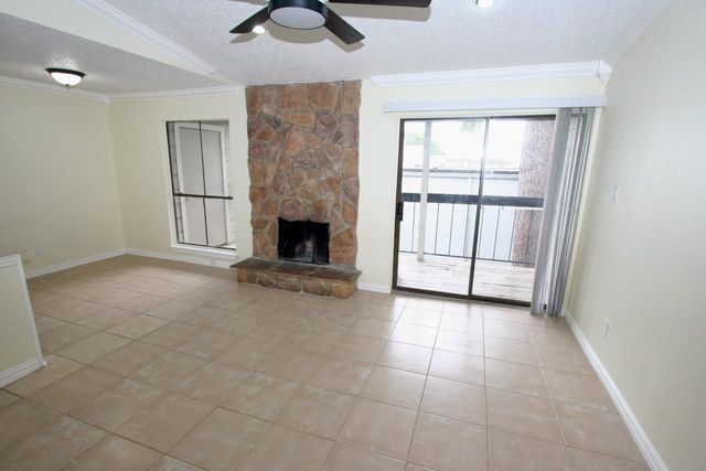 17331 Red Oak Drive B22, Houston, TX 77090