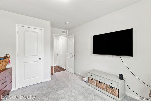 2360 Scenic Hollow Drive, Grand Blanc, MI 48439