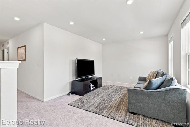 2360 Scenic Hollow Drive, Grand Blanc, MI 48439