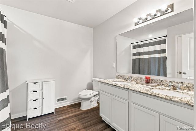 2360 Scenic Hollow Drive, Grand Blanc, MI 48439