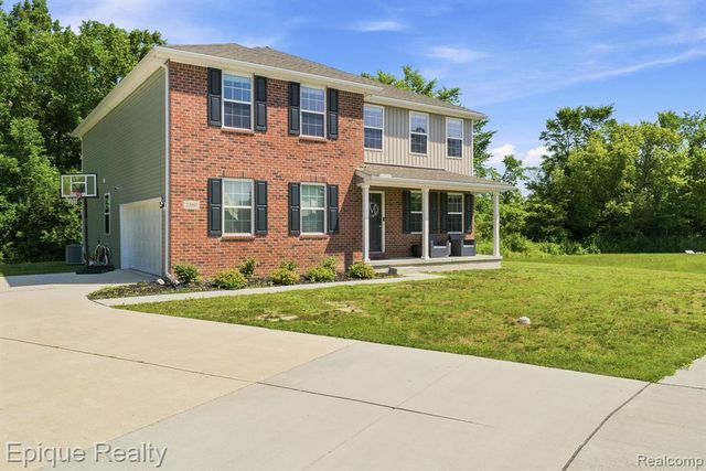 2360 Scenic Hollow Drive, Grand Blanc, MI 48439
