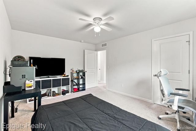 2360 Scenic Hollow Drive, Grand Blanc, MI 48439