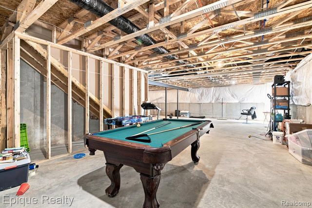 2360 Scenic Hollow Drive, Grand Blanc, MI 48439