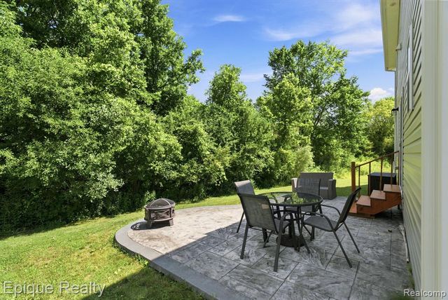 2360 Scenic Hollow Drive, Grand Blanc, MI 48439