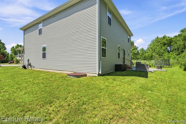 2360 Scenic Hollow Drive, Grand Blanc, MI 48439