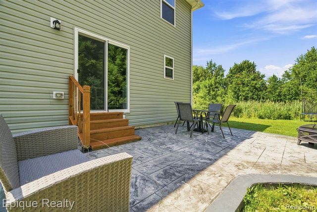 2360 Scenic Hollow Drive, Grand Blanc, MI 48439
