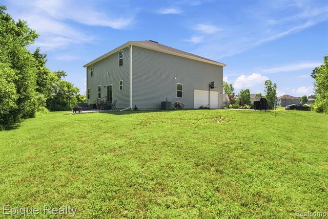2360 Scenic Hollow Drive, Grand Blanc, MI 48439