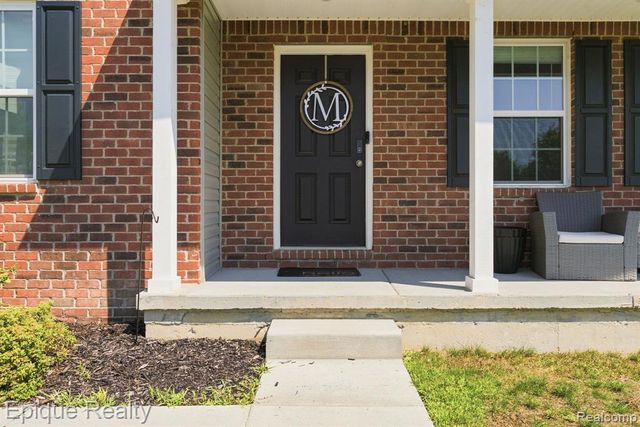 2360 Scenic Hollow Drive, Grand Blanc, MI 48439