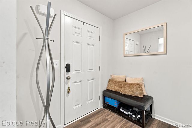 2360 Scenic Hollow Drive, Grand Blanc, MI 48439