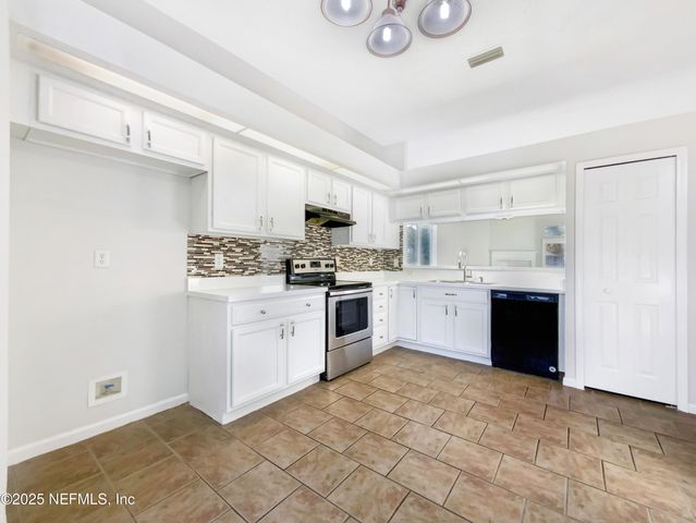 3355 MILLCREST Drive, Jacksonville, FL 32277