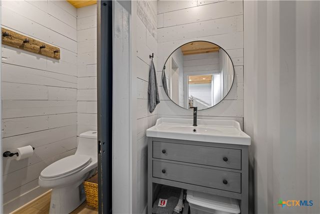 2094 Zimmerscheidt, Columbus, TX 78950