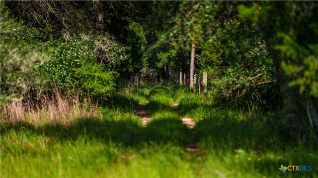 2094 Zimmerscheidt, Columbus, TX 78950