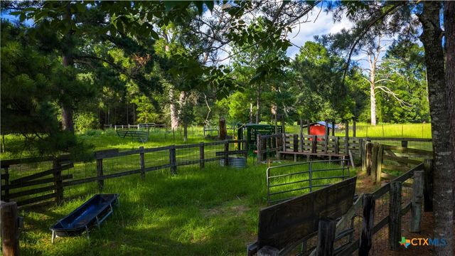 2094 Zimmerscheidt, Columbus, TX 78950