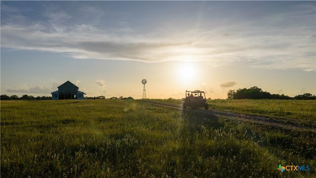 2094 Zimmerscheidt, Columbus, TX 78950