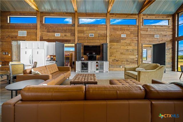 2094 Zimmerscheidt, Columbus, TX 78950