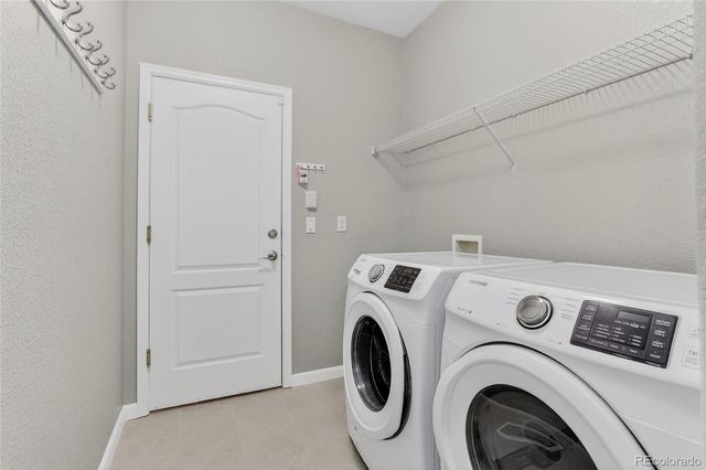 7153 S Versailles Way, Aurora, CO 80016