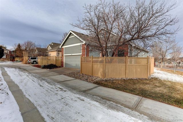 7153 S Versailles Way, Aurora, CO 80016