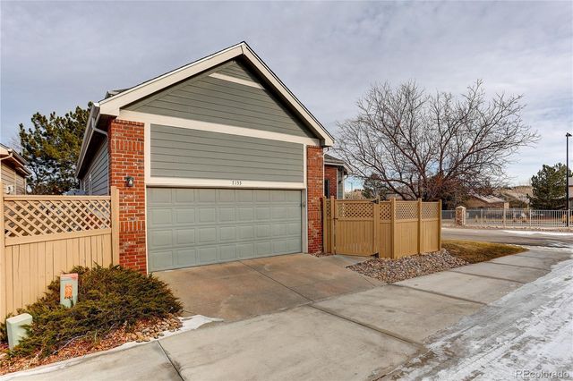7153 S Versailles Way, Aurora, CO 80016