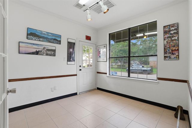 13700 Lakewood Forest Drive, Houston, TX 77070