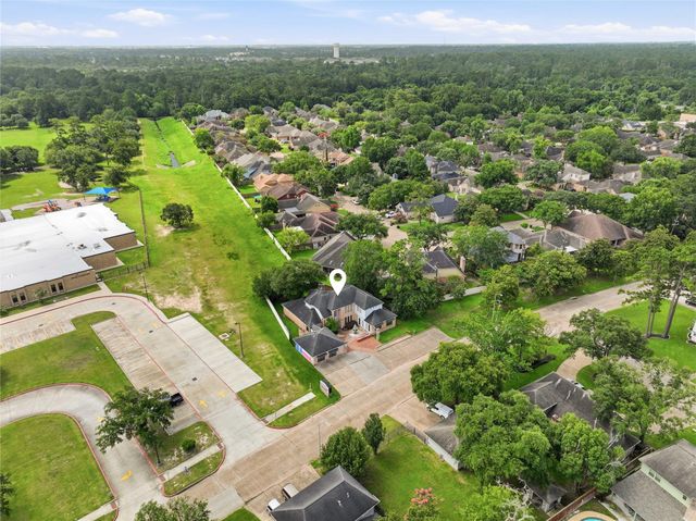 13700 Lakewood Forest Drive, Houston, TX 77070