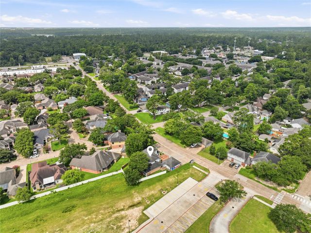 13700 Lakewood Forest Drive, Houston, TX 77070