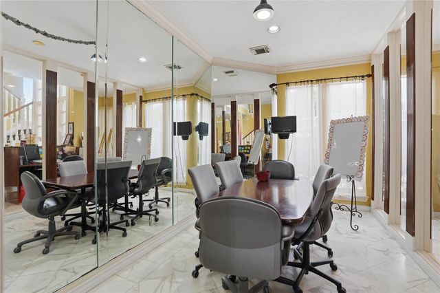 13700 Lakewood Forest Drive, Houston, TX 77070