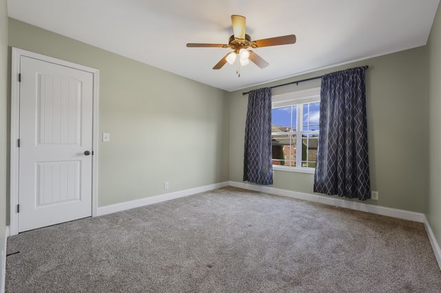 995 Terraceside Cir, Clarksville, TN 37040