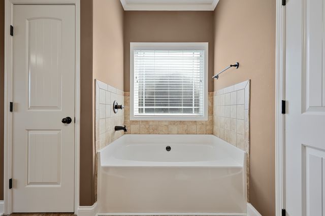 995 Terraceside Cir, Clarksville, TN 37040