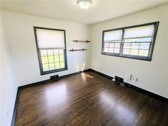 7108 N Broadway Street, Gladstone, MO 64118