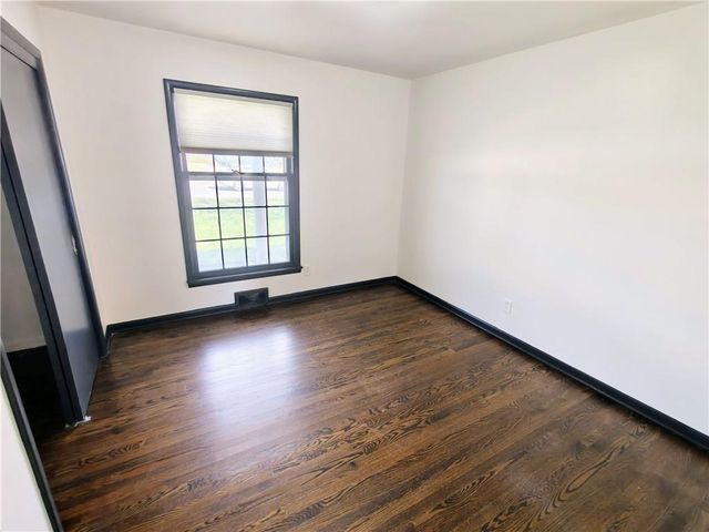 7108 N Broadway Street, Gladstone, MO 64118