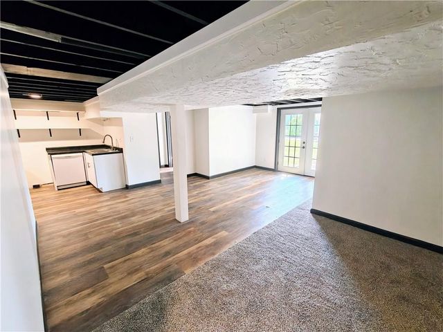 7108 N Broadway Street, Gladstone, MO 64118