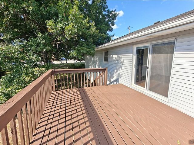 7108 N Broadway Street, Gladstone, MO 64118