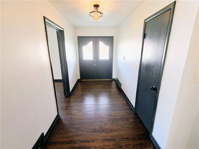 7108 N Broadway Street, Gladstone, MO 64118