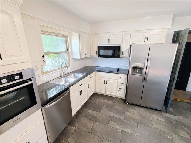 7108 N Broadway Street, Gladstone, MO 64118