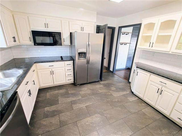 7108 N Broadway Street, Gladstone, MO 64118