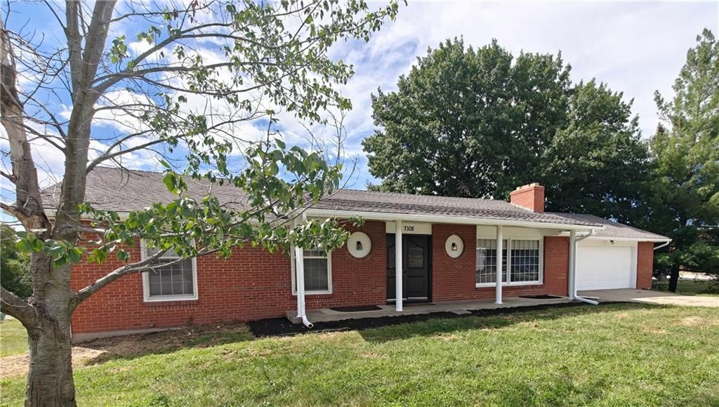 7108 N Broadway Street, Gladstone, MO 64118