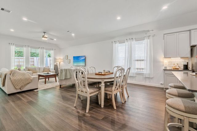 560 Newcomb Hollow Drive, Conroe, TX 77304