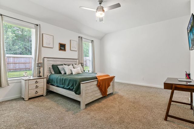 560 Newcomb Hollow Drive, Conroe, TX 77304