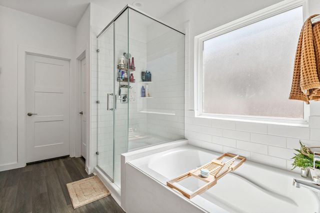 560 Newcomb Hollow Drive, Conroe, TX 77304