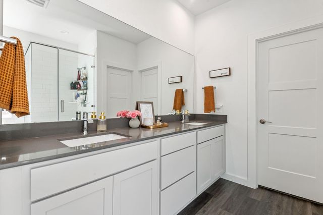 560 Newcomb Hollow Drive, Conroe, TX 77304