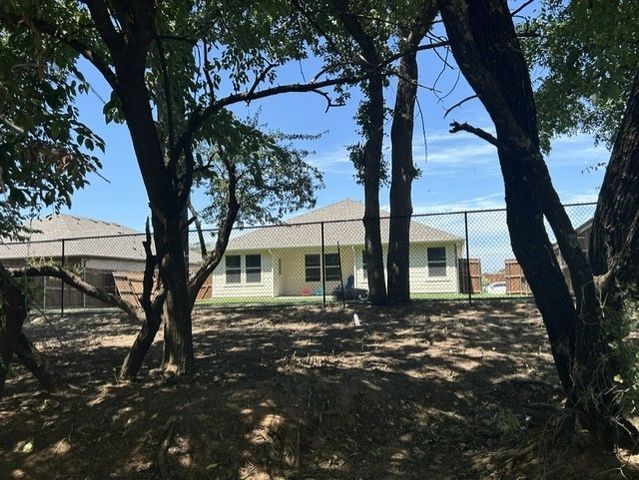 333 Lubbock Drive, Azle, TX 76020
